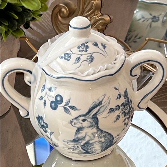 NEW! Vintage Inspired French Floral Toile Blue & White Bunny Sugar & Creamer Set - Picture 3 of 11